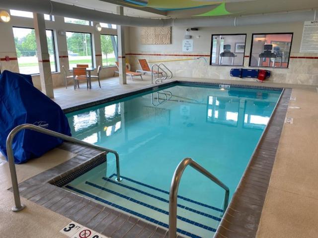 Holiday Inn Express Moline - Quad Cities Area By Ihg Екстериор снимка
